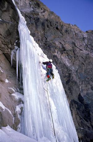 Eduardo starting the lower fall, 2001, photo: M.W.