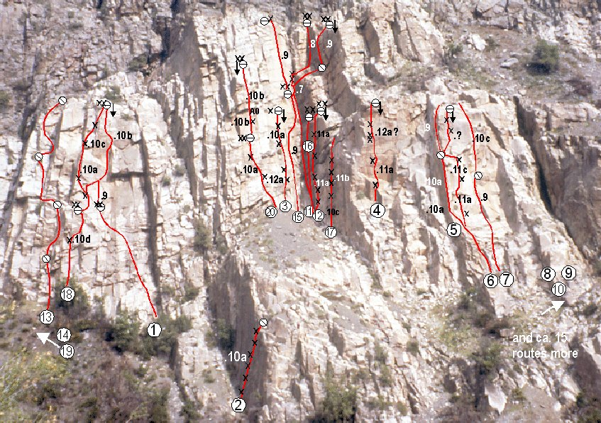 Escalada en la acantilado derecho
de Las Melosas, foto: M.Waldhoer