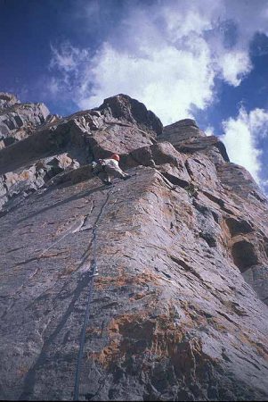 First ascent of Vertigo, foto: J.Bascu��n